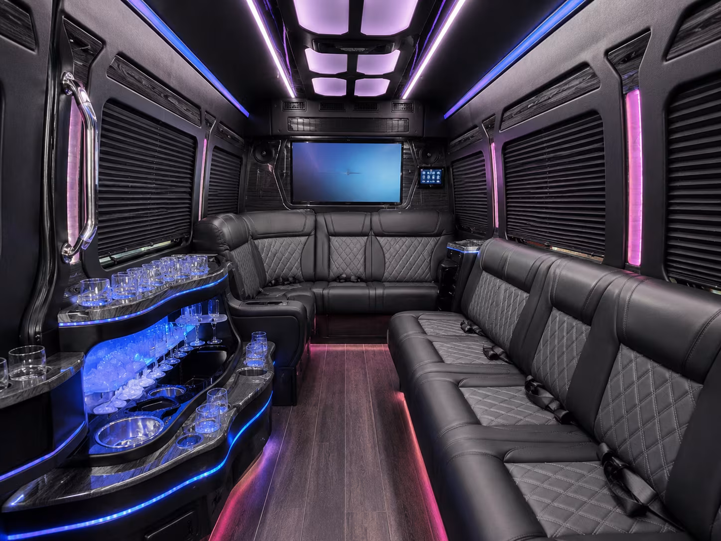 choose the right bus for multi day trips out of hendersonville