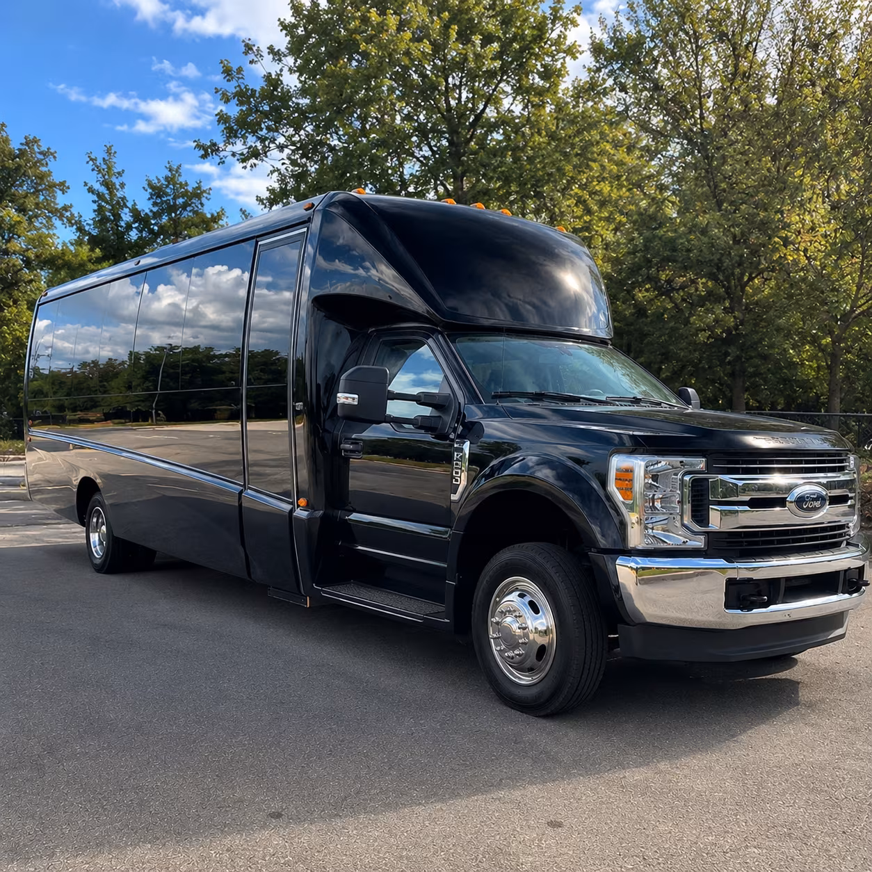 gallatin spacious charter bus rentals for gallatin winery tours