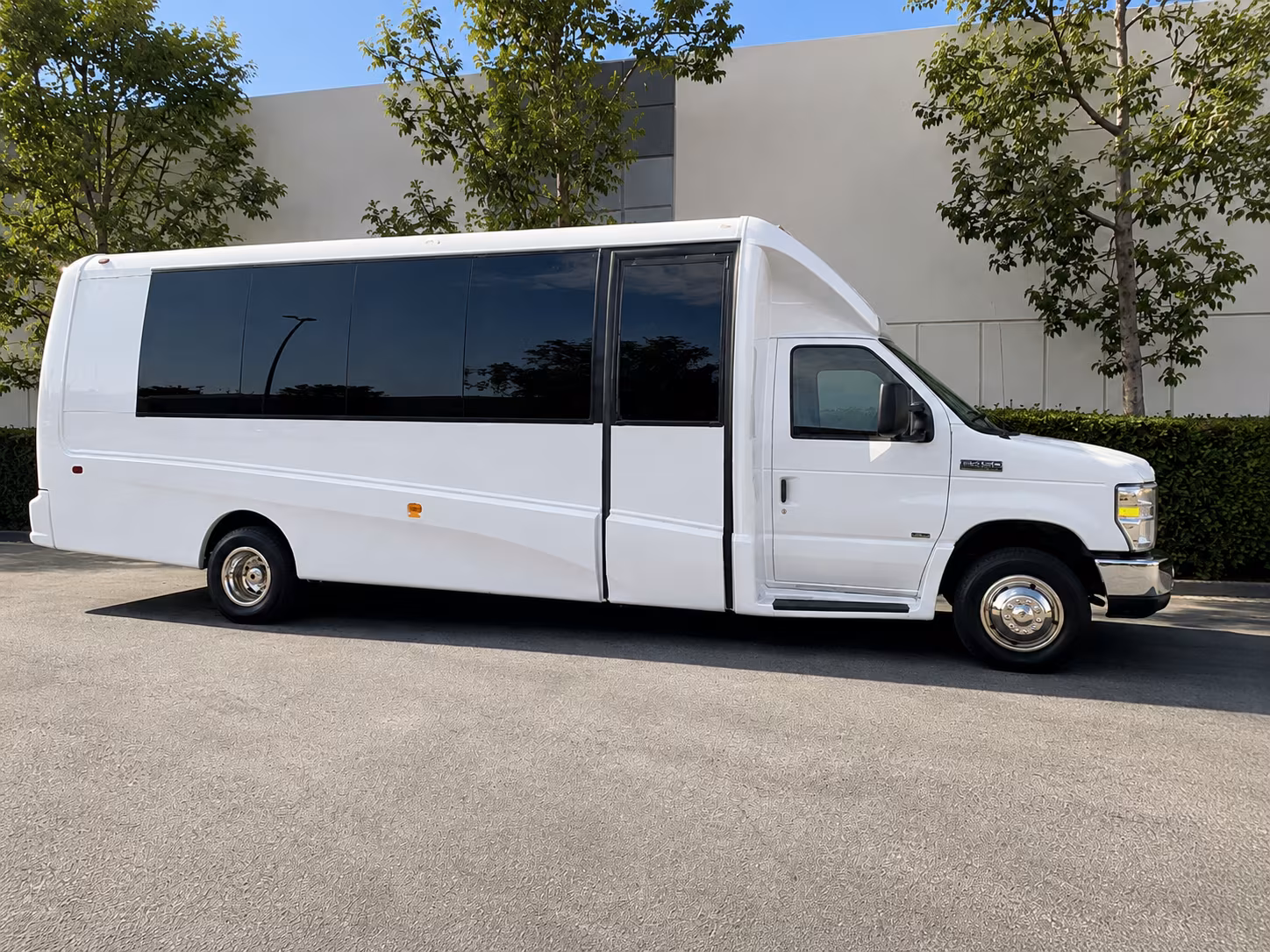 get your out of town guests from bna to hendersonville without the hassle