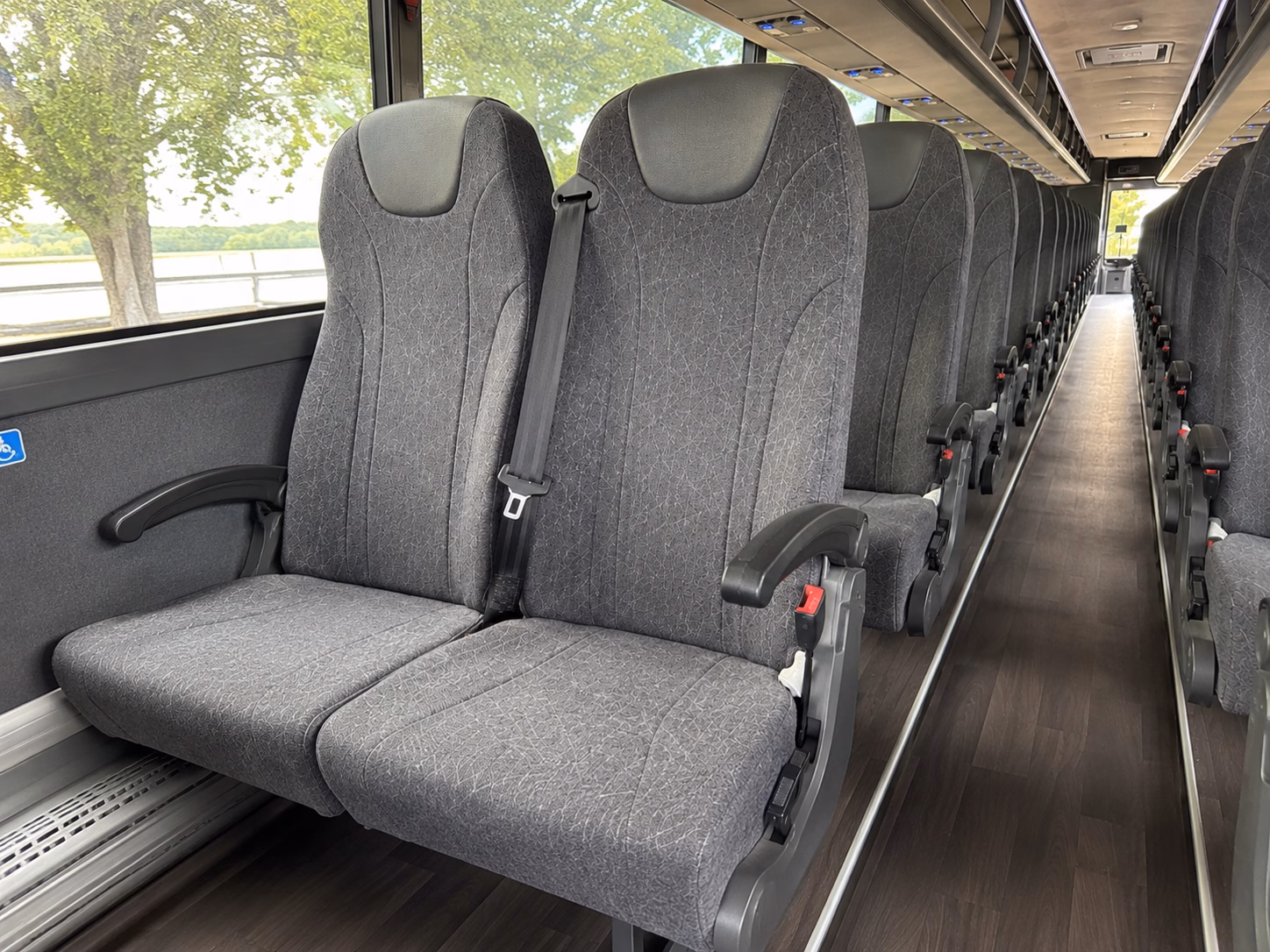 hendersonvillecharterbuscompany com connects you to bus options for bna airport transfers va appointments and more