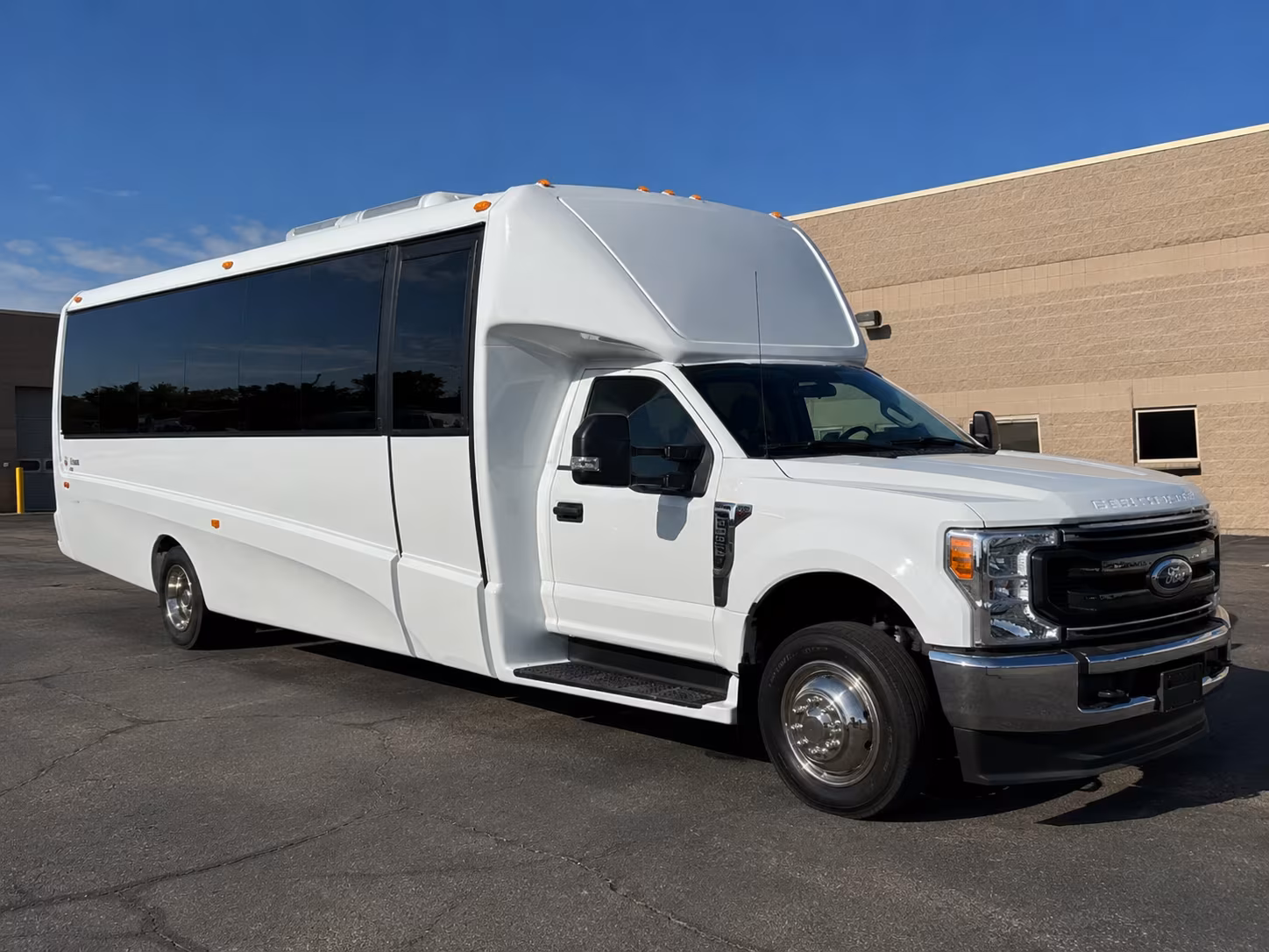 murfreesboro sleek charter bus rentals for murfreesboro corporate retreats