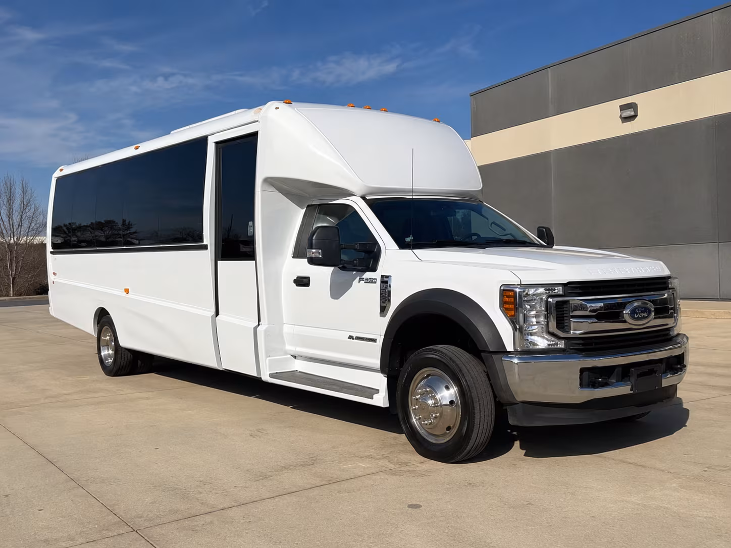nashville travel to away games with your team and fans in a nashville charter bus