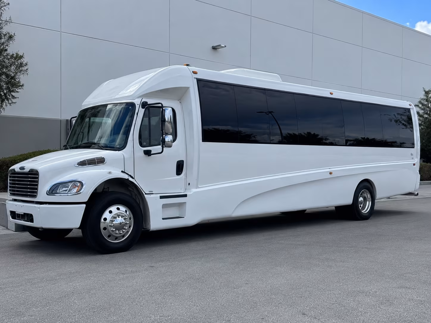 party bus transportation for hendersonville area proms